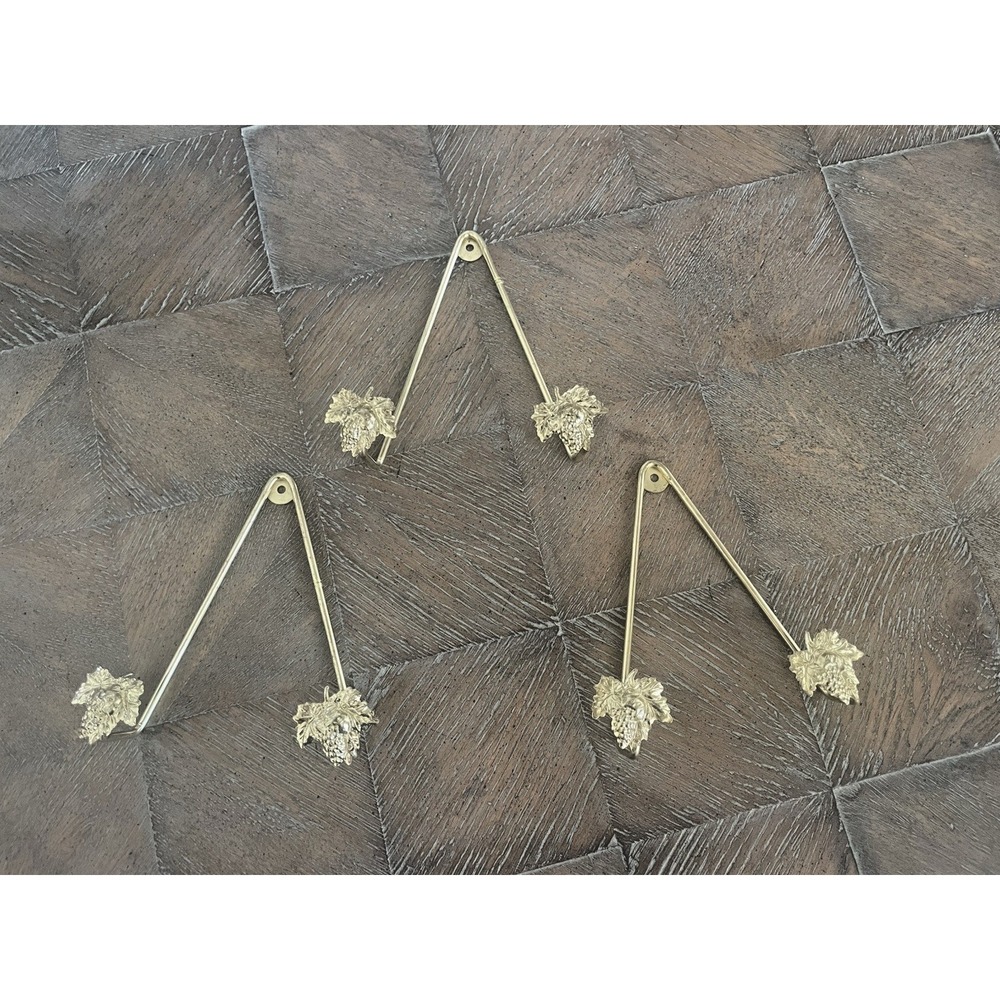 Set 3 Vtg Grape Leaf Motif Gold Tone Metal Wall Plate Display Holder Hangers